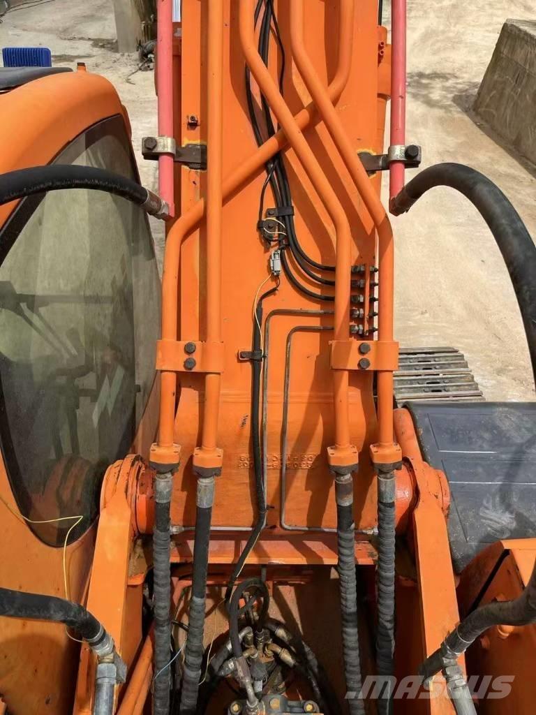Doosan DX300LC 대형 굴삭기 29톤 이상