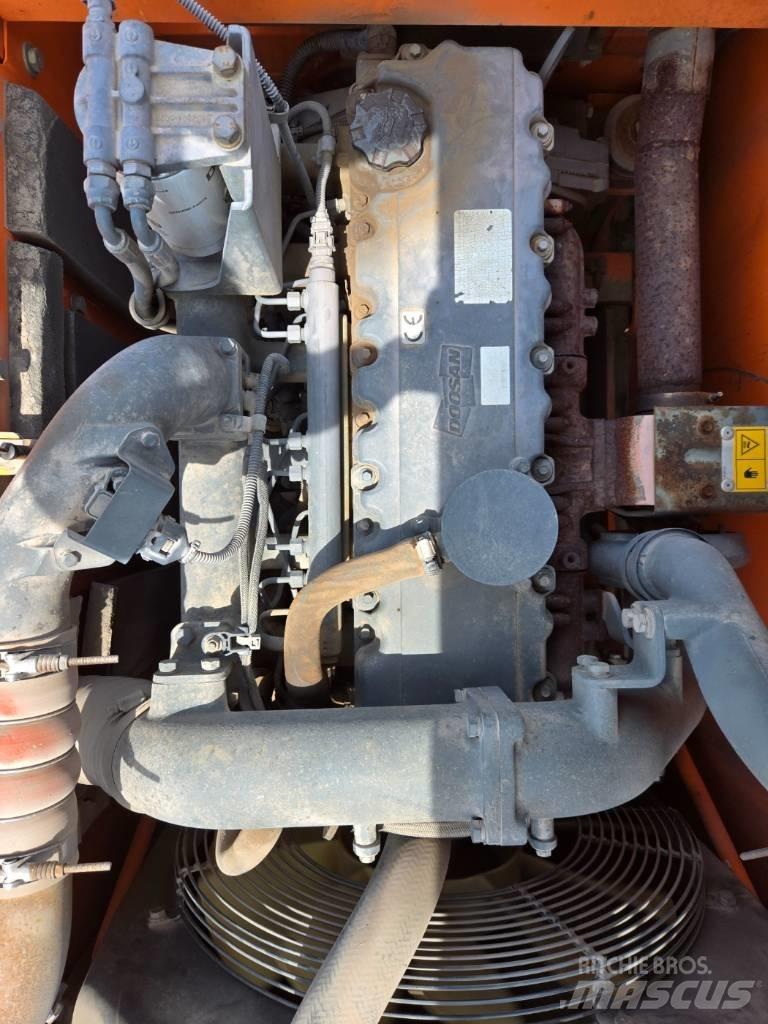 Doosan DX 220 LCA 대형 굴삭기 29톤 이상