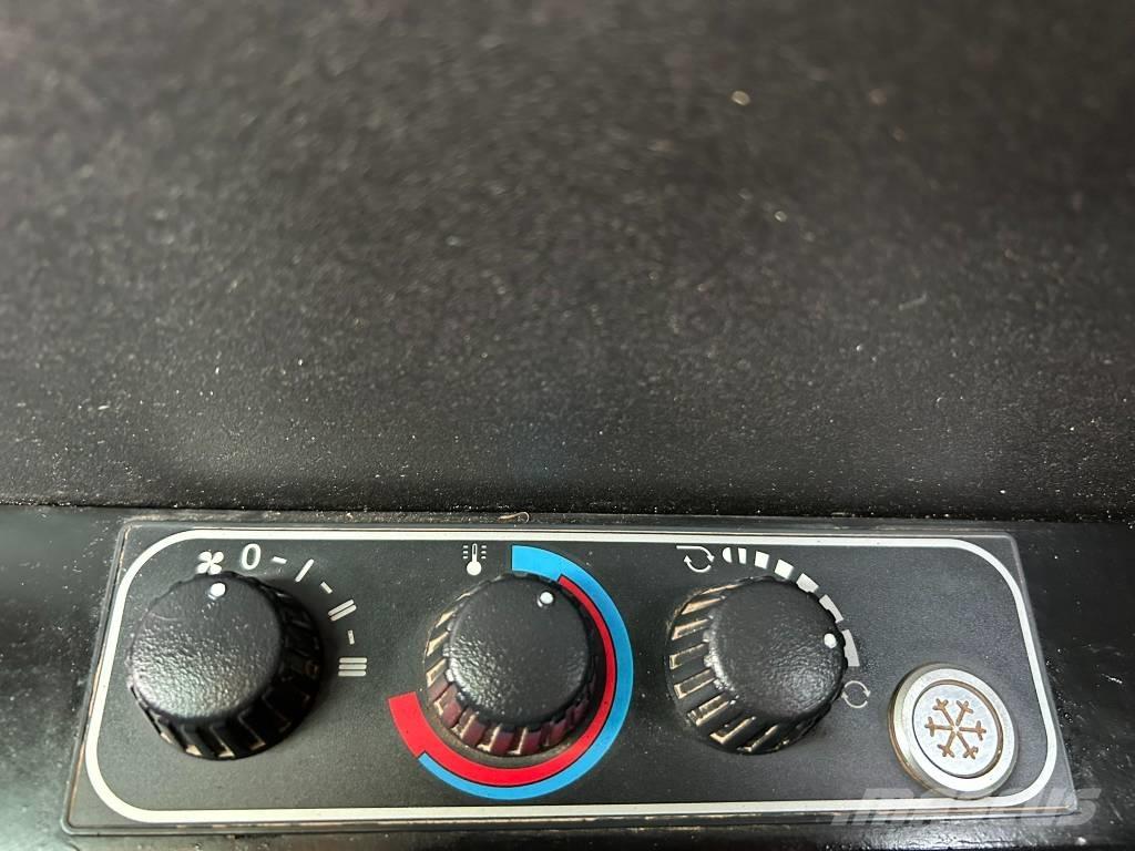 JCB 8085 ZTS 중형굴삭기 7톤-28톤