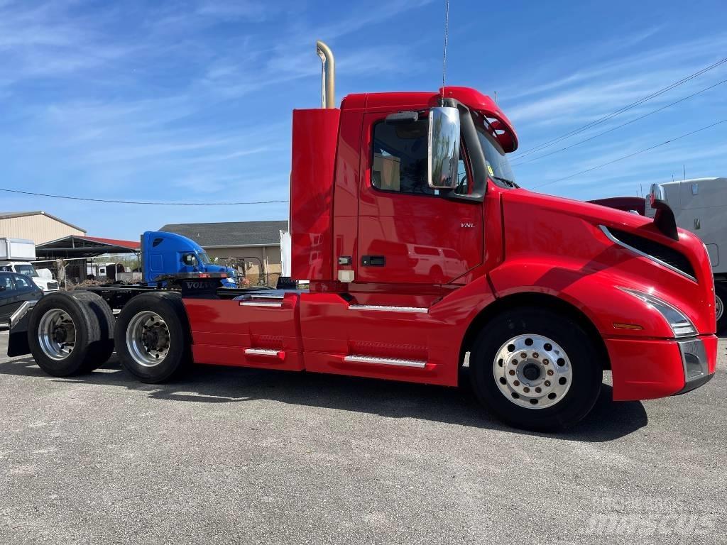 Volvo VNL64T300 트랙터 유닛
