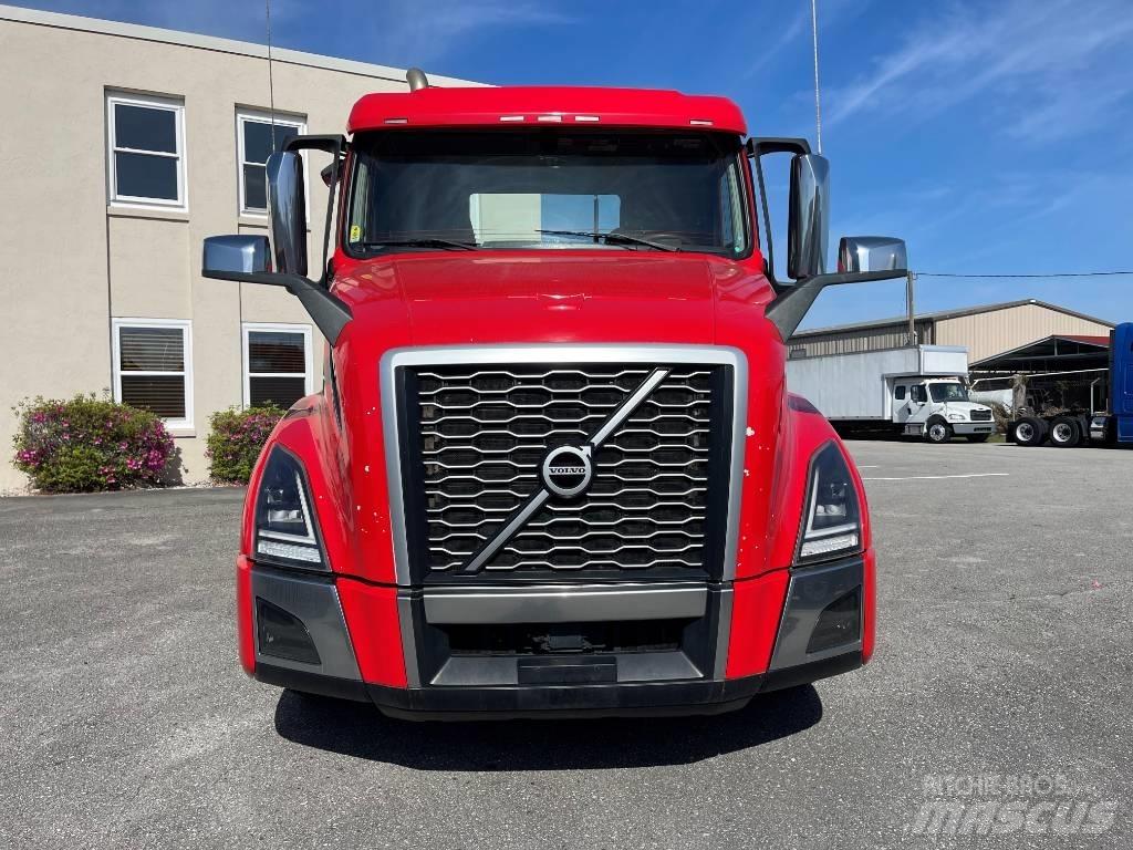 Volvo VNL64T300 트랙터 유닛