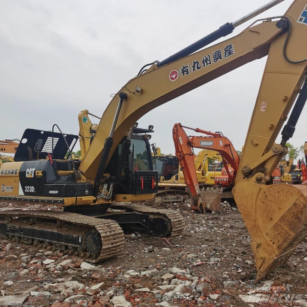 CAT 323DL 대형 굴삭기 29톤 이상