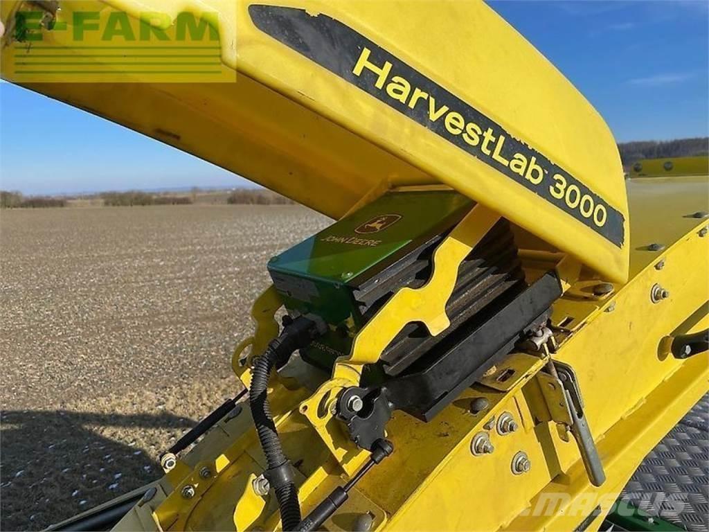 John Deere 8500 자동 초지기계