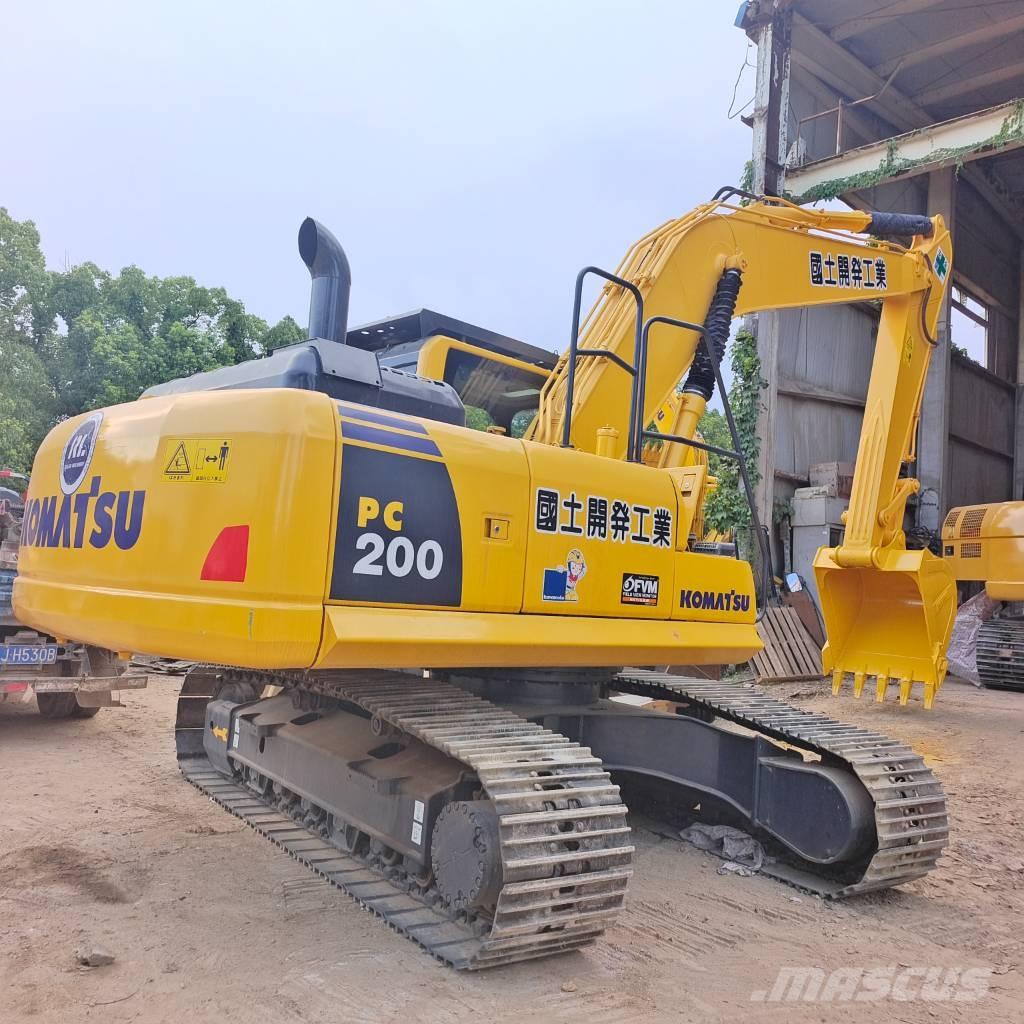 Komatsu PC 200 대형 굴삭기 29톤 이상