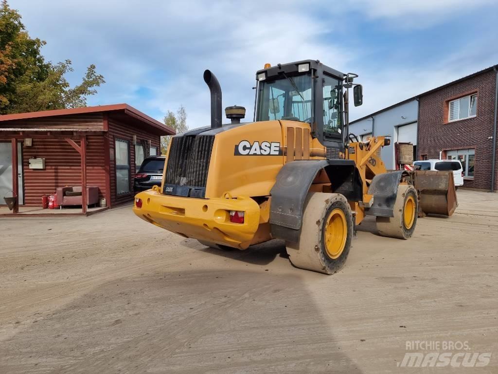 CASE 721 D  휠로우더
