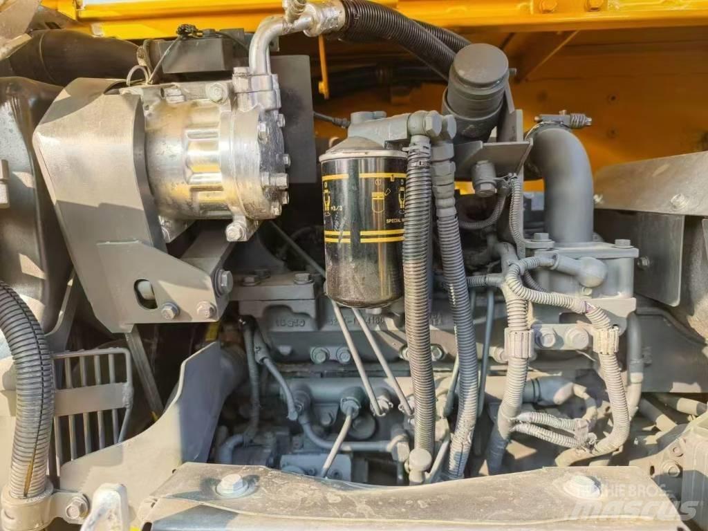 Komatsu 70-8 대형 굴삭기 29톤 이상