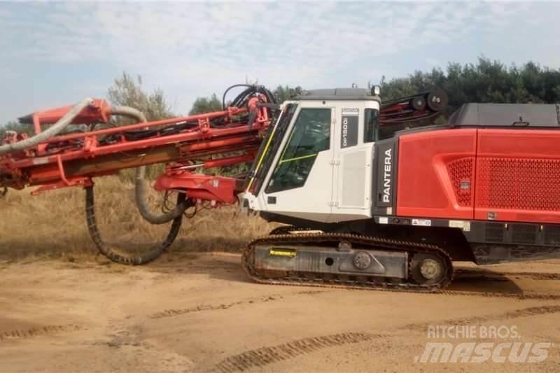 Sandvik DP1500i 도로 굴착기