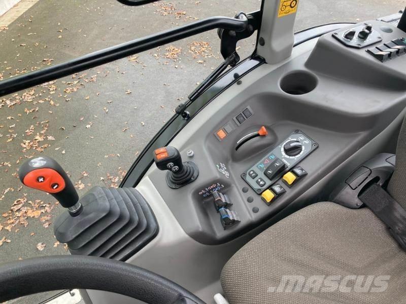 CLAAS NEXOS 240 M 트랙터