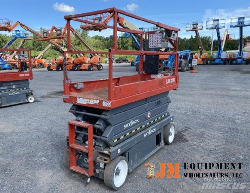 SkyJack SJ III 3226 가위형 리프트