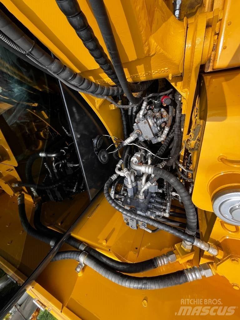 Komatsu PC 70 중형굴삭기 7톤-28톤