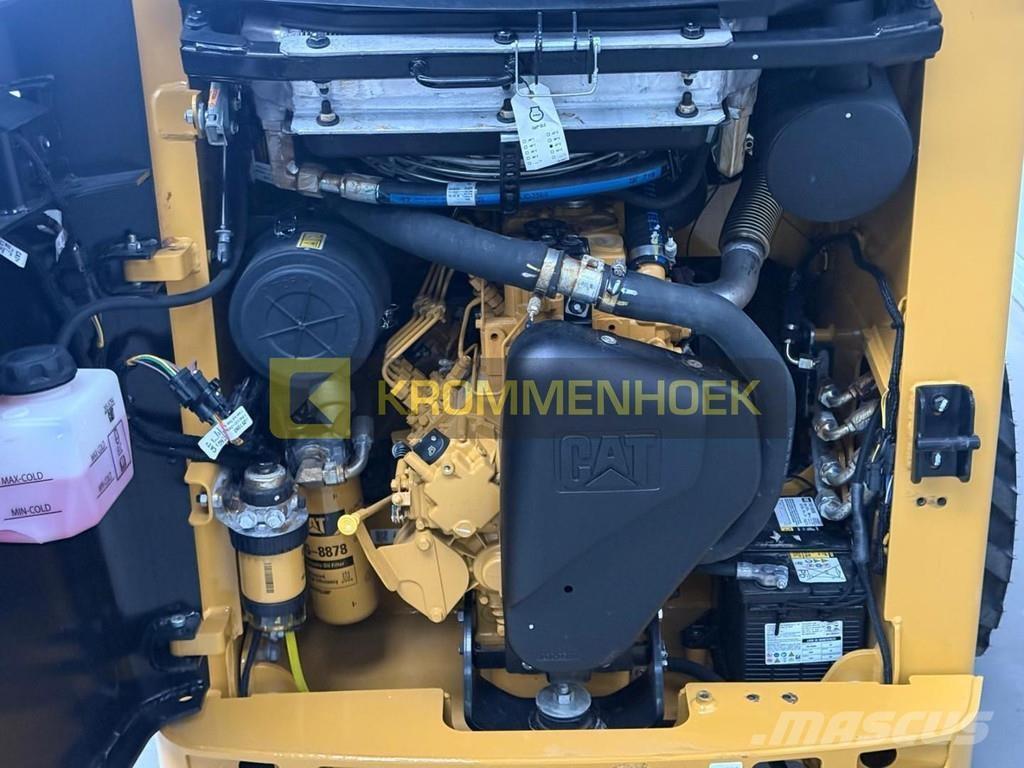 CAT 216 B3  스키드로더