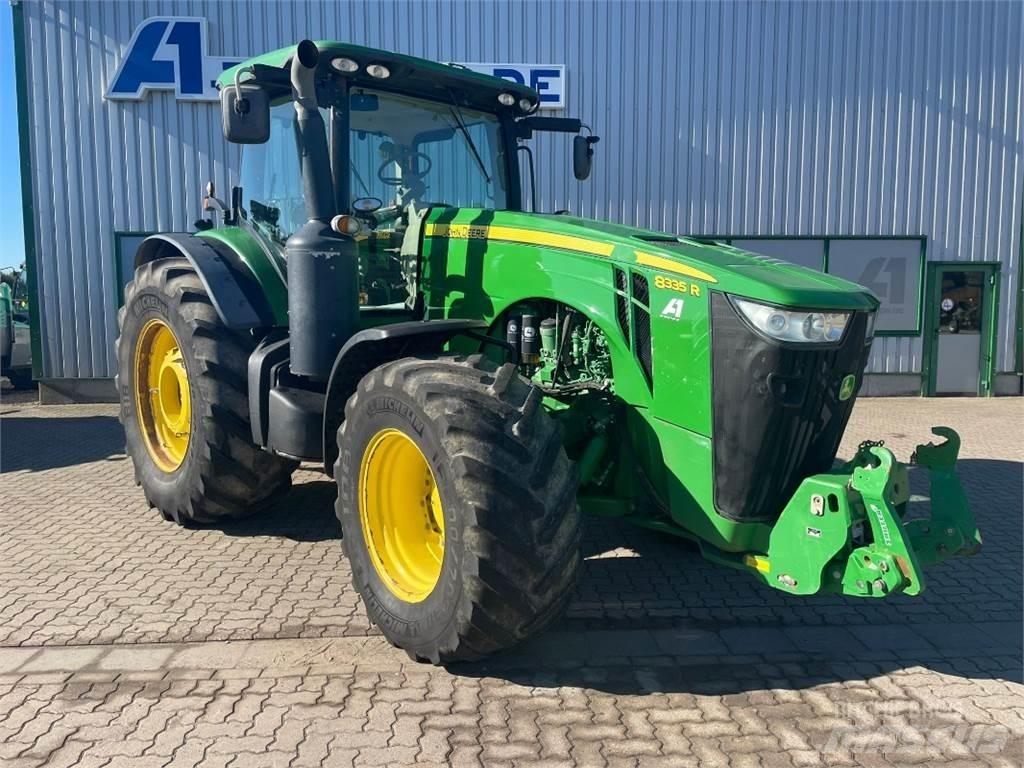 John Deere 8335R 트랙터