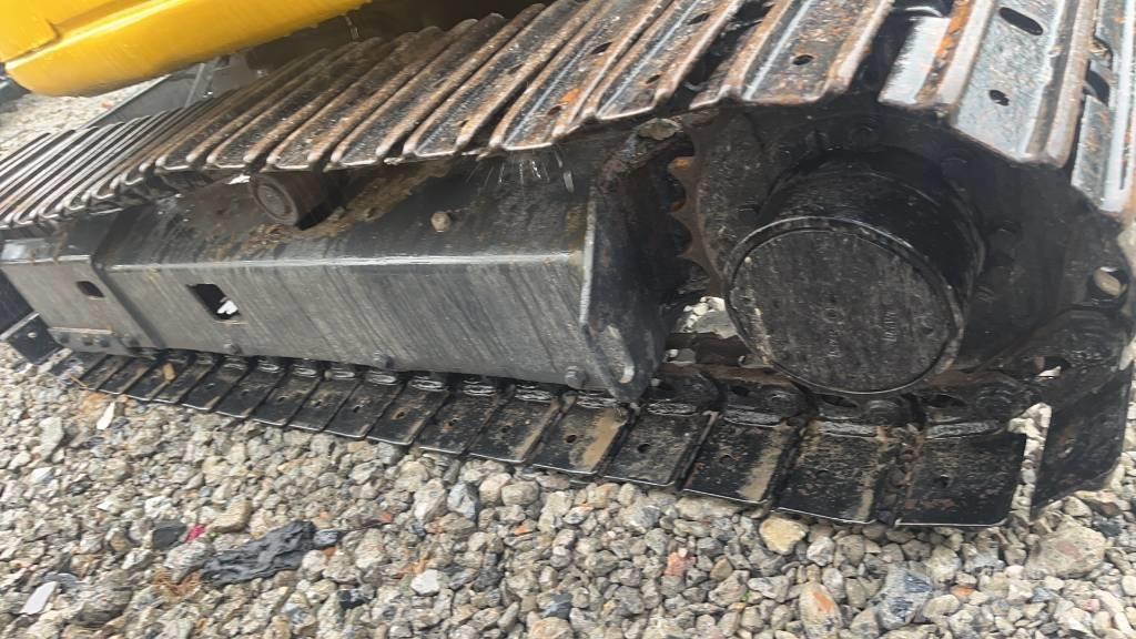 Komatsu PC 30 대형 굴삭기 29톤 이상