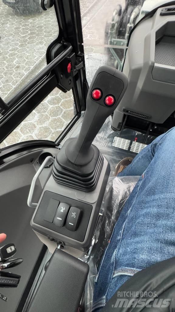 Hidromek 102B 백호로더