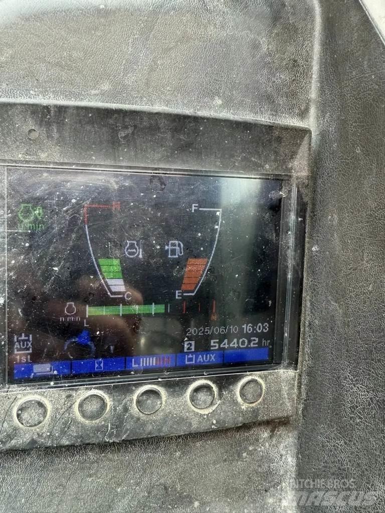 Takeuchi TB230 소형 굴삭기 7톤 미만
