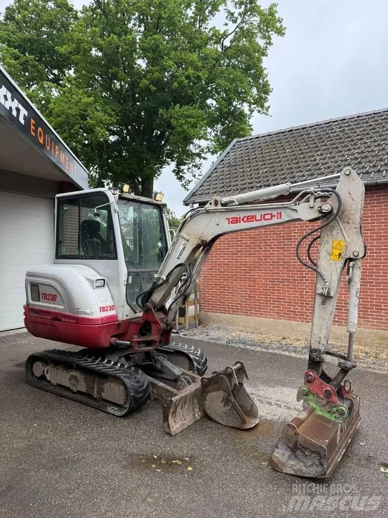 Takeuchi TB230 소형 굴삭기 7톤 미만