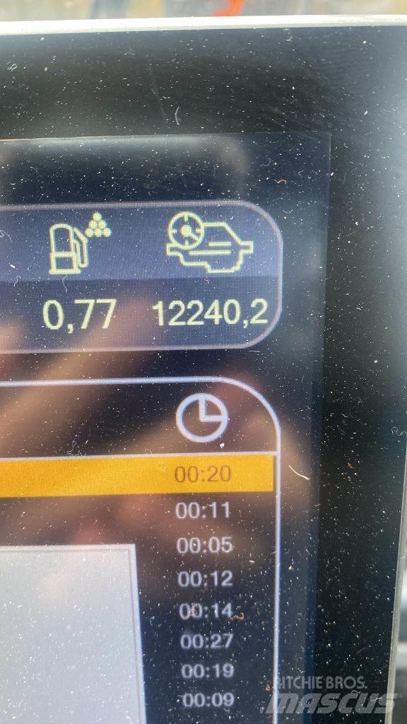 Komatsu 951 원목 하베스터