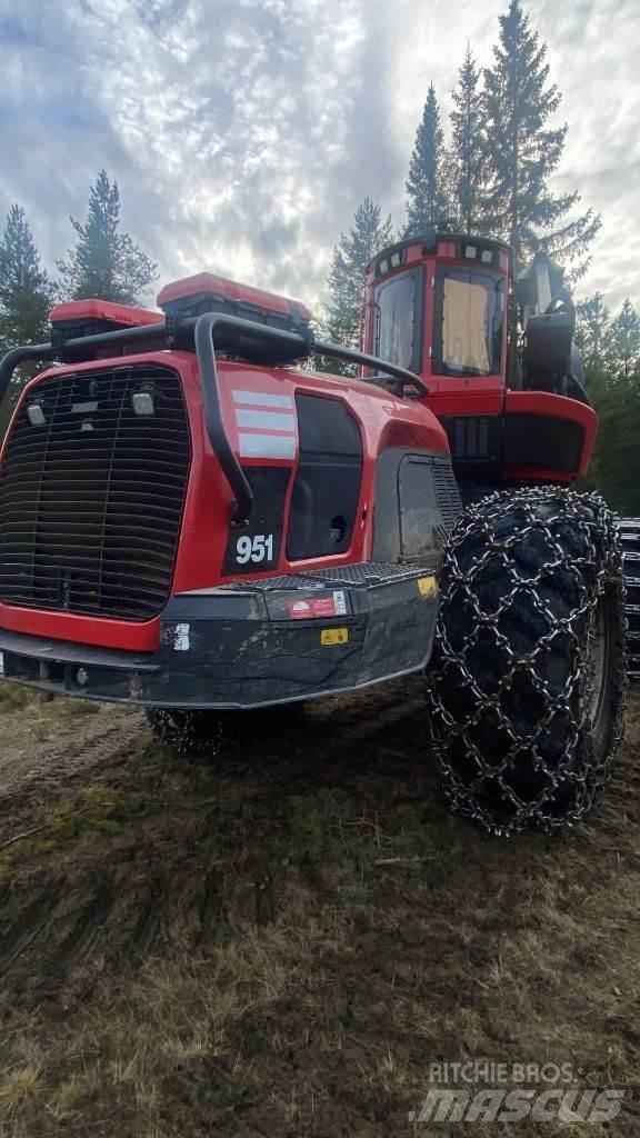 Komatsu 951 원목 하베스터