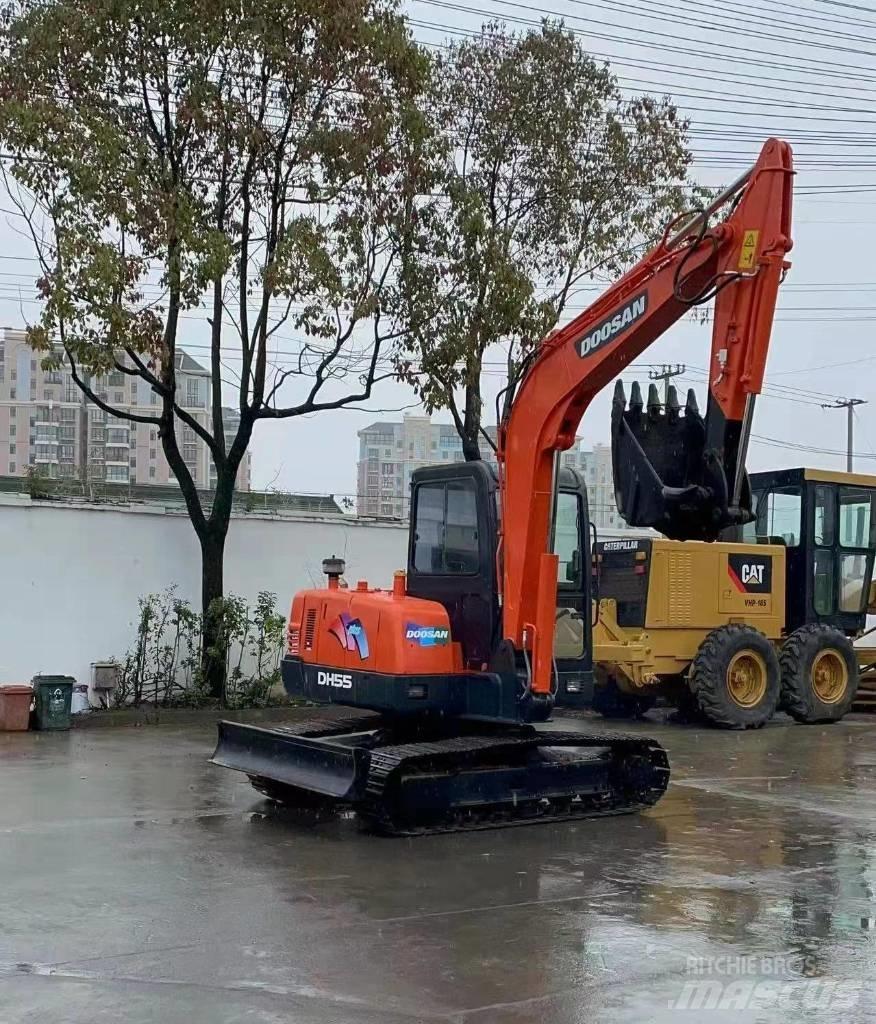 Doosan DH 55 소형 굴삭기 7톤 미만