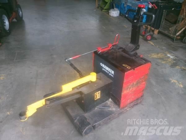 Manitou TA30 보행식 리치 지게차