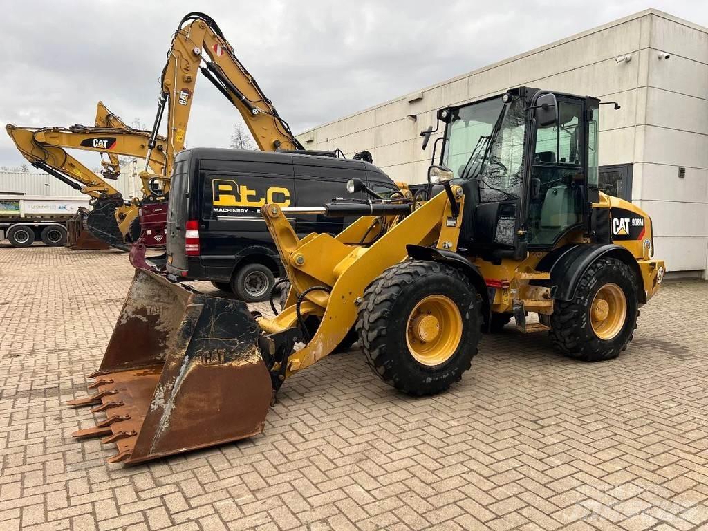 CAT 908M  휠로우더