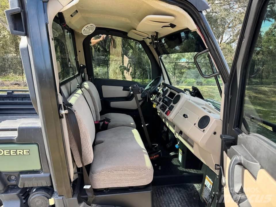 John Deere XUV835R 다목적 장비