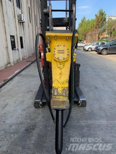 Atlas Copco SB 702 브레이커