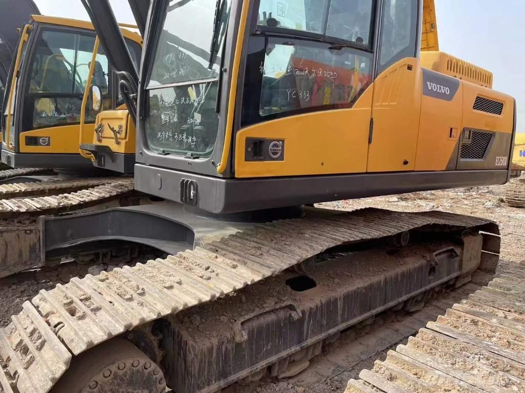 Volvo EC250 대형 굴삭기 29톤 이상