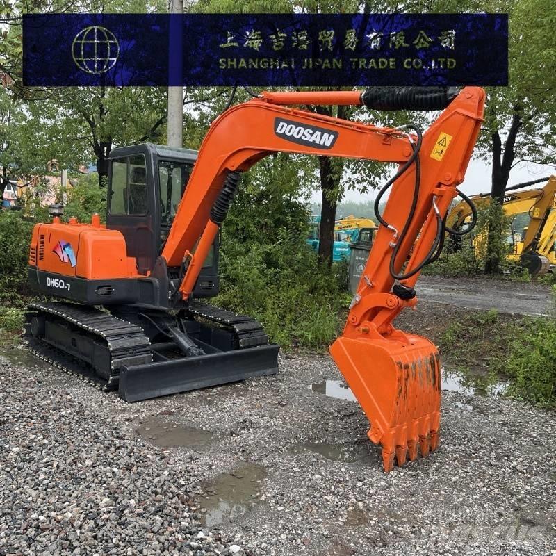 Doosan DH 60-7 소형 굴삭기 7톤 미만