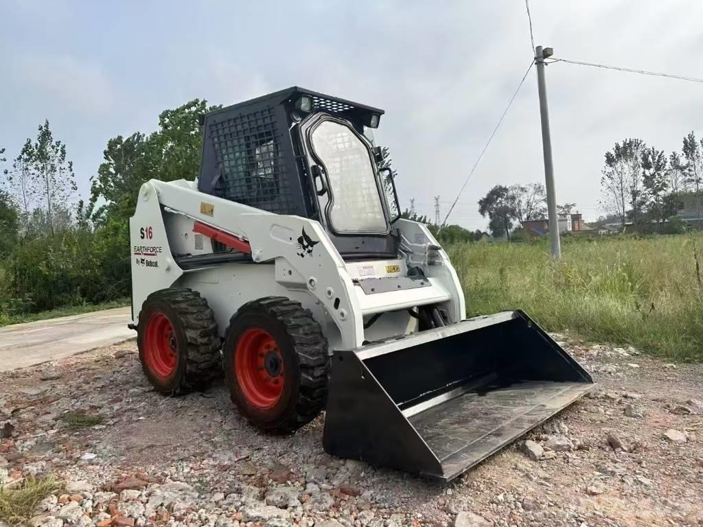 Bobcat S 16  스키드로더