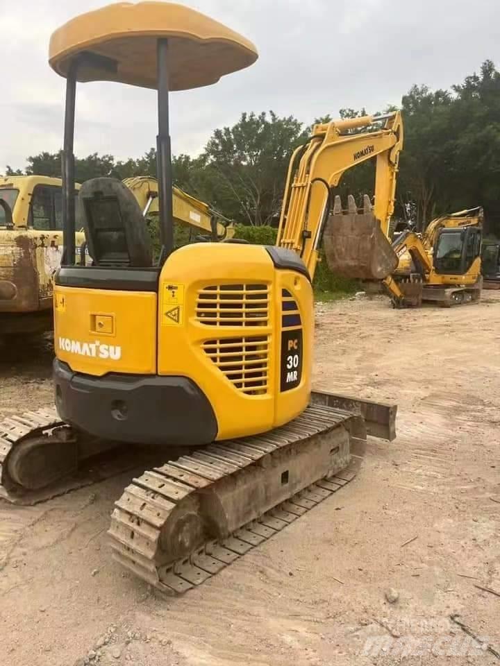 Komatsu PC 30 대형 굴삭기 29톤 이상