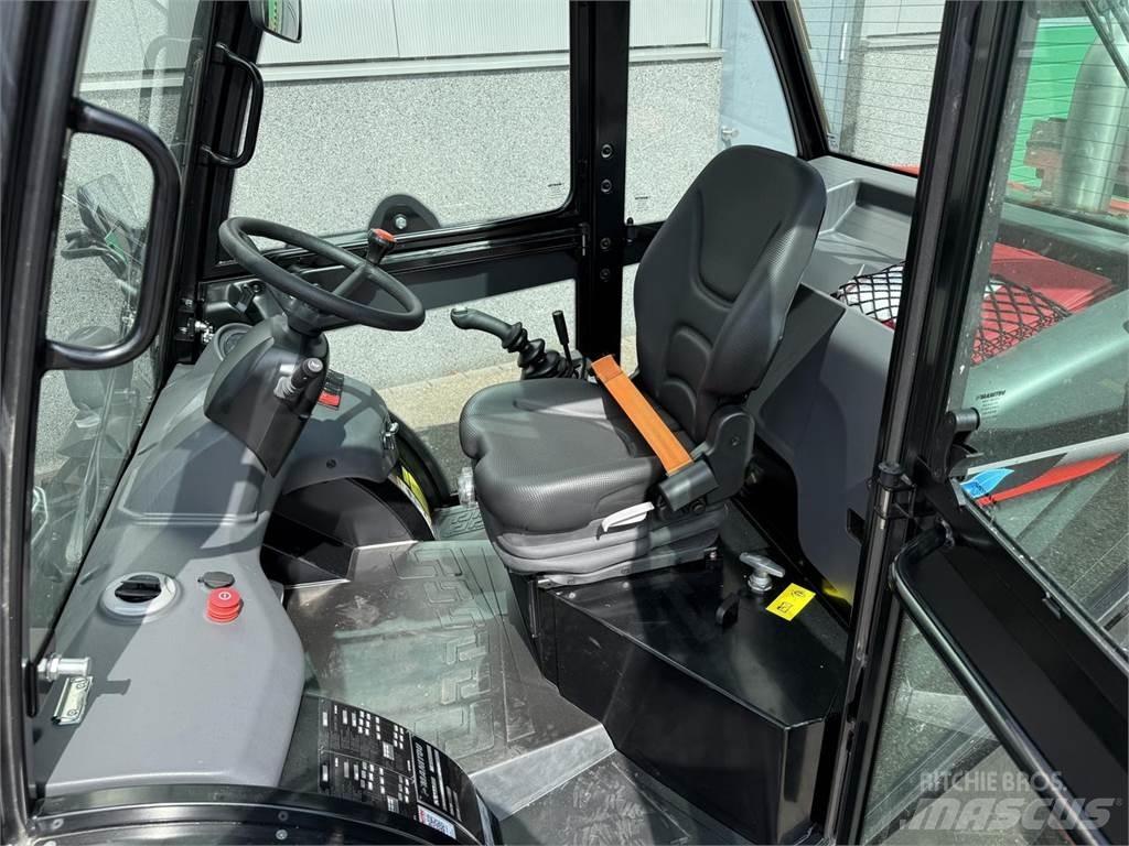 Manitou MC25-4 험지용 트럭