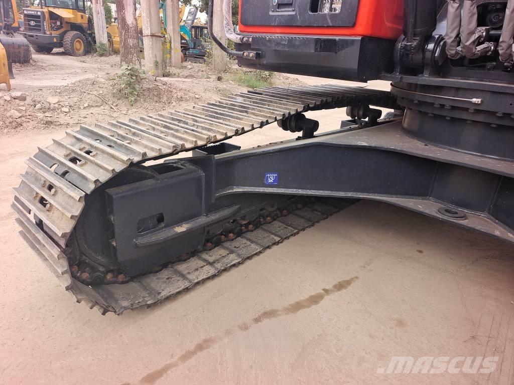 Doosan DX225LC 대형 굴삭기 29톤 이상