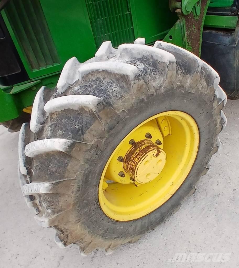 John Deere 6110 트랙터