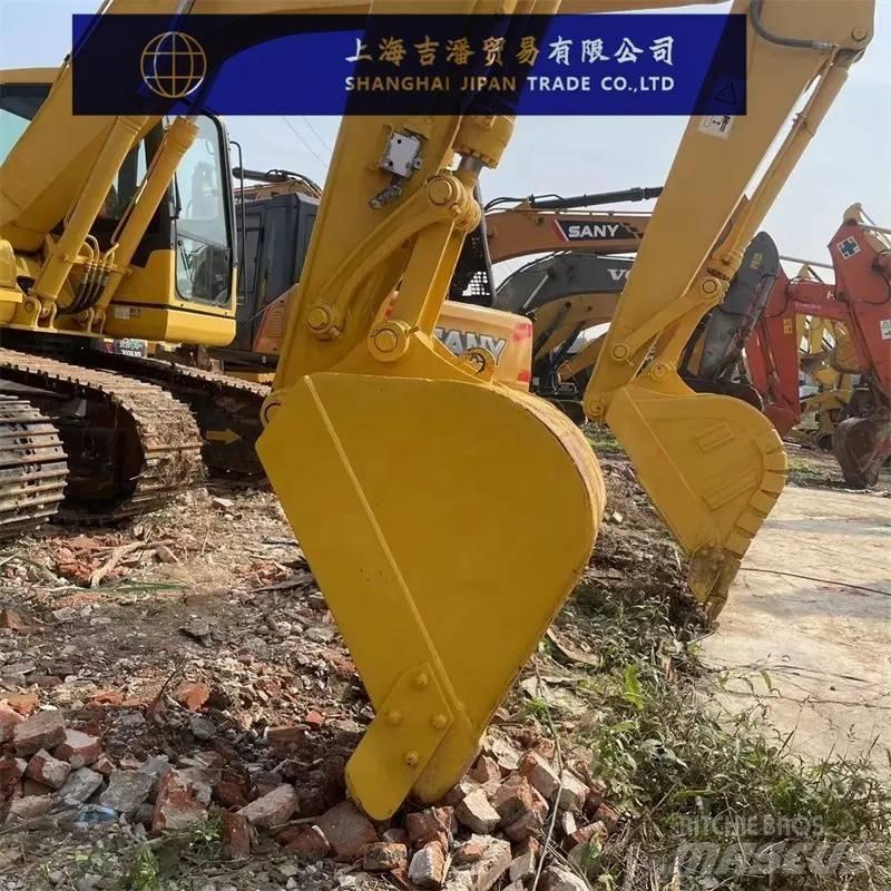 Komatsu PC 138 US 중형굴삭기 7톤-28톤