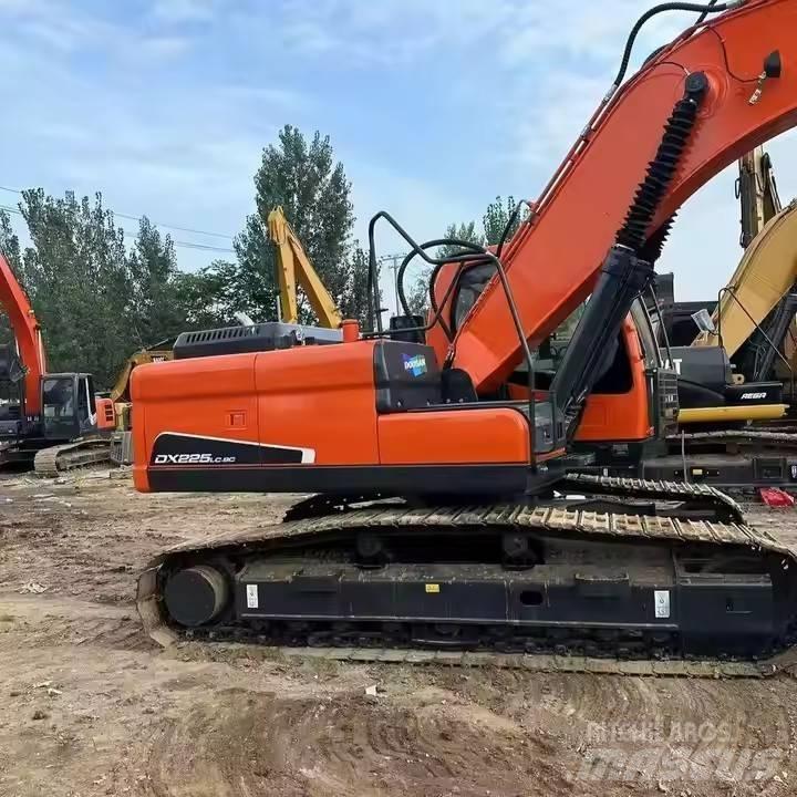 Doosan DX225LC-9C 대형 굴삭기 29톤 이상