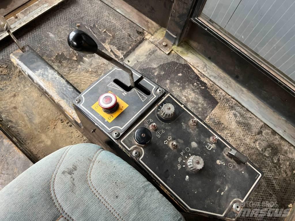 CAT PS300B 공기 타이어 롤러