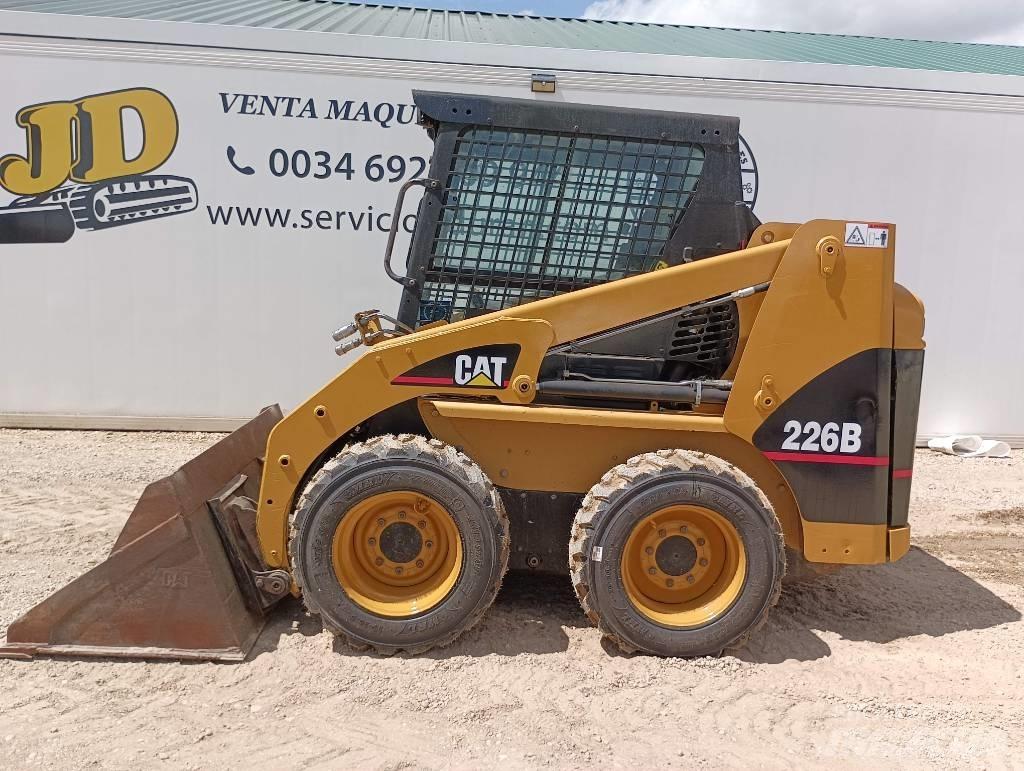 CAT 226 B  스키드로더