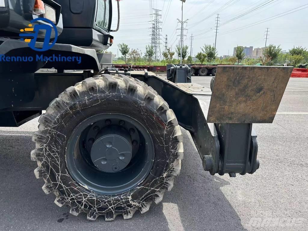 Hyundai 210W-9  휠 굴삭기