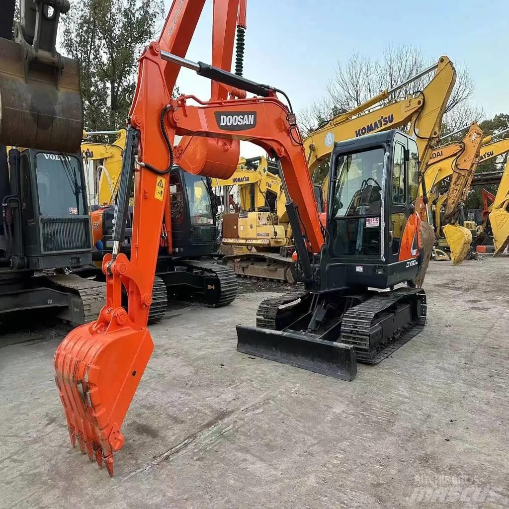 Doosan DX 60-9C 소형 굴삭기 7톤 미만