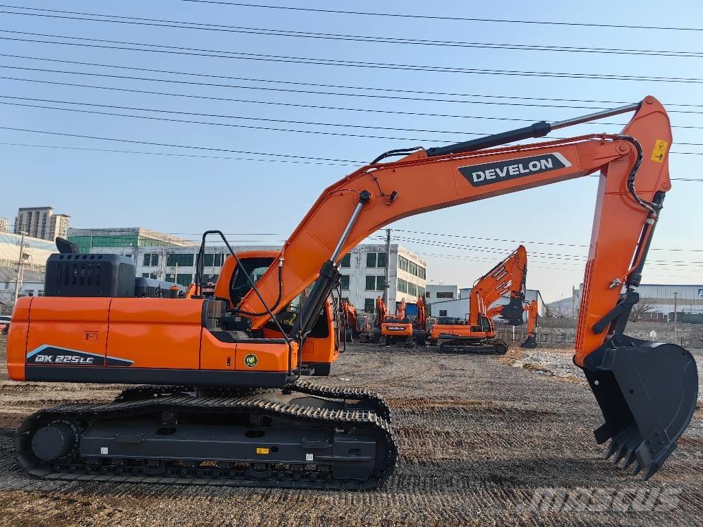 Doosan DX225 대형 굴삭기 29톤 이상