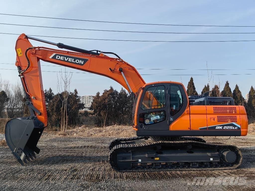 Doosan DX225 대형 굴삭기 29톤 이상