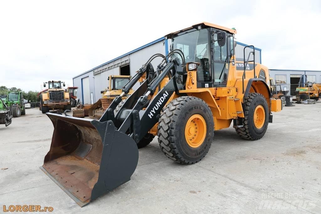 Hyundai HL 955 A  휠로우더
