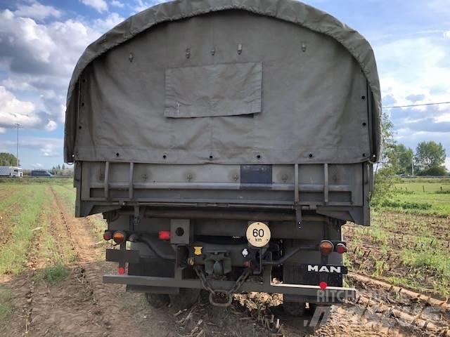 MAN 11-136 4T 4x4 탑차 트럭