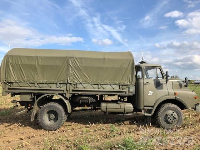 MAN 11-136 4T 4x4 탑차 트럭
