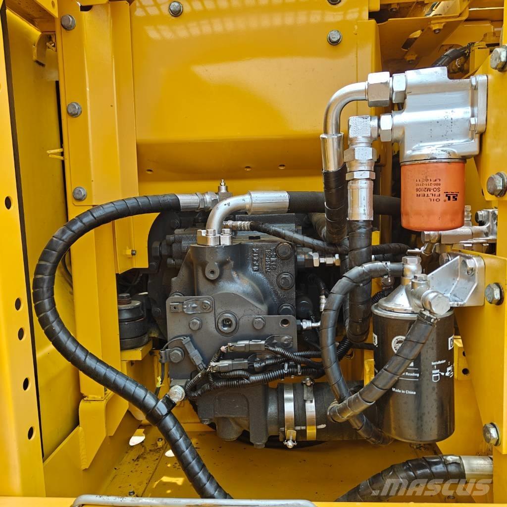 Komatsu 130-7 대형 굴삭기 29톤 이상