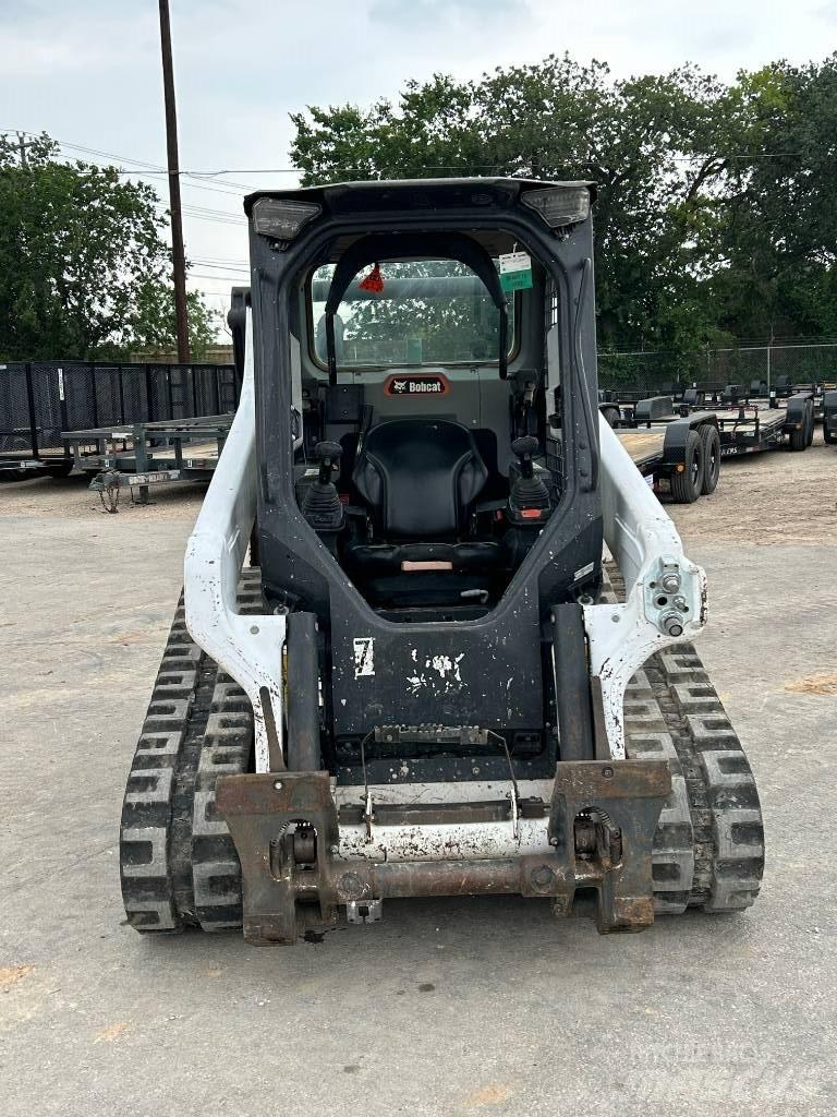 Bobcat T64  스키드로더
