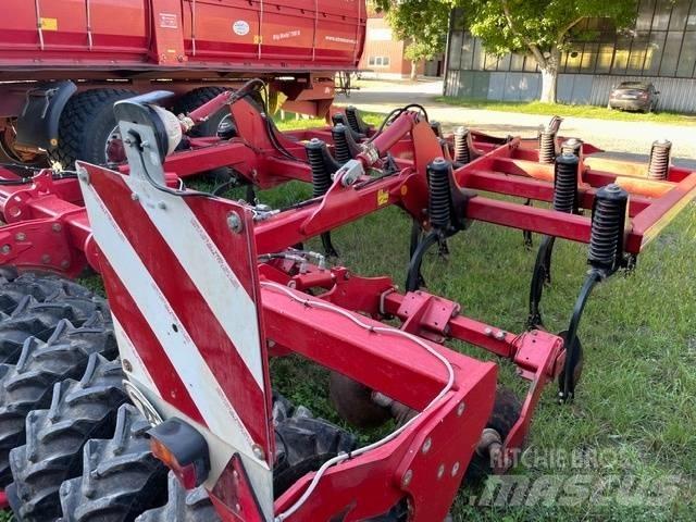 Horsch Tiger 4 AS 끌 달린 쟁기