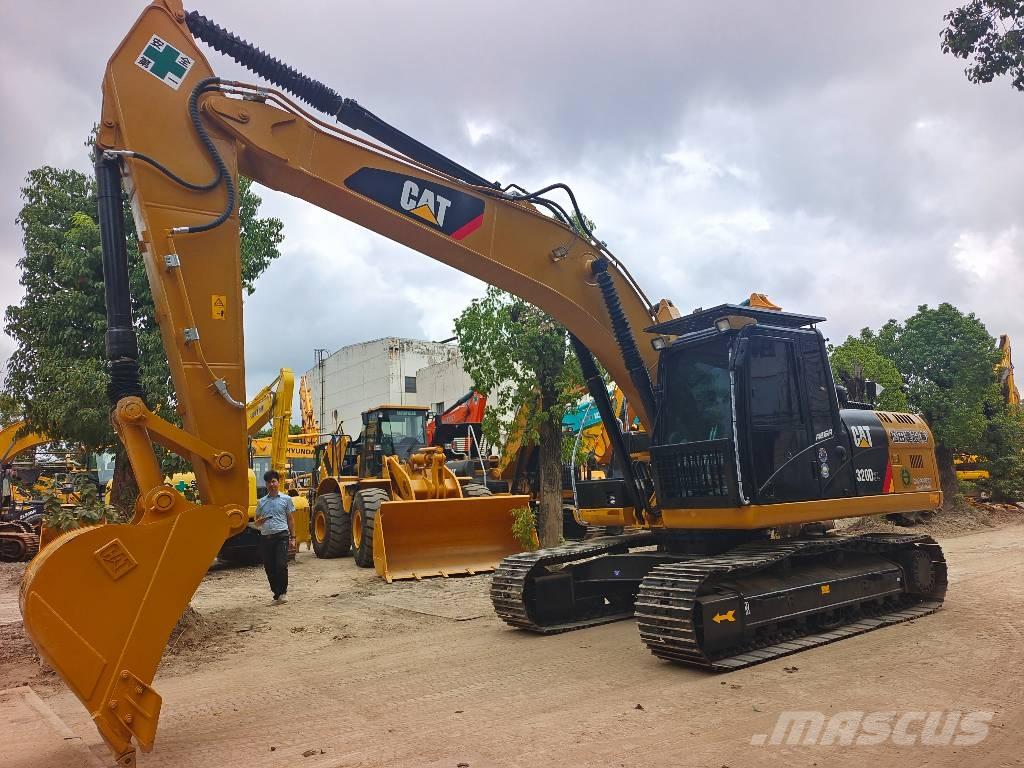 CAT 320 D 대형 굴삭기 29톤 이상