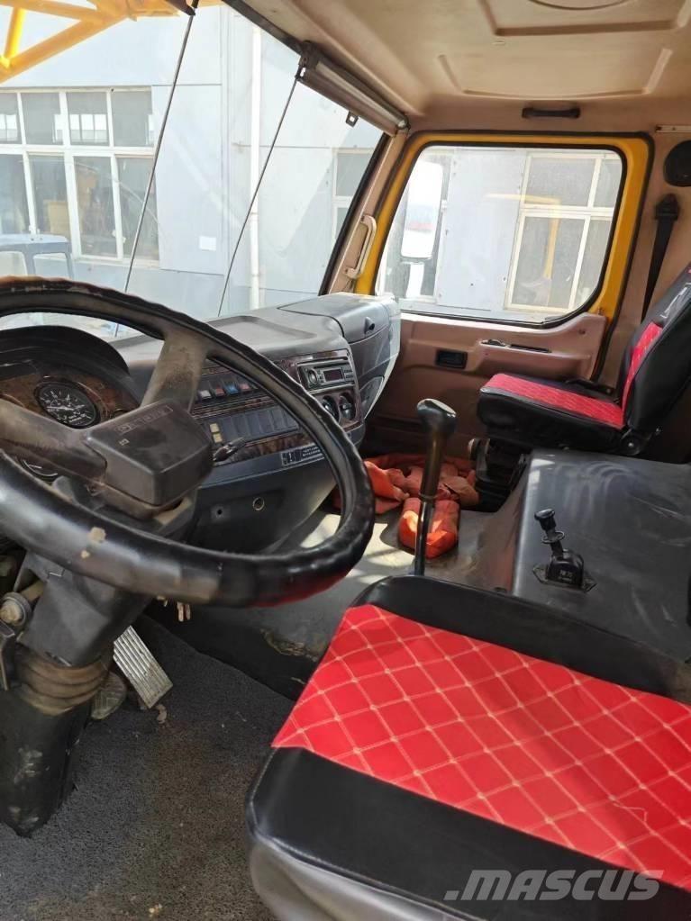 XCMG QY 70 K R/T 크레인